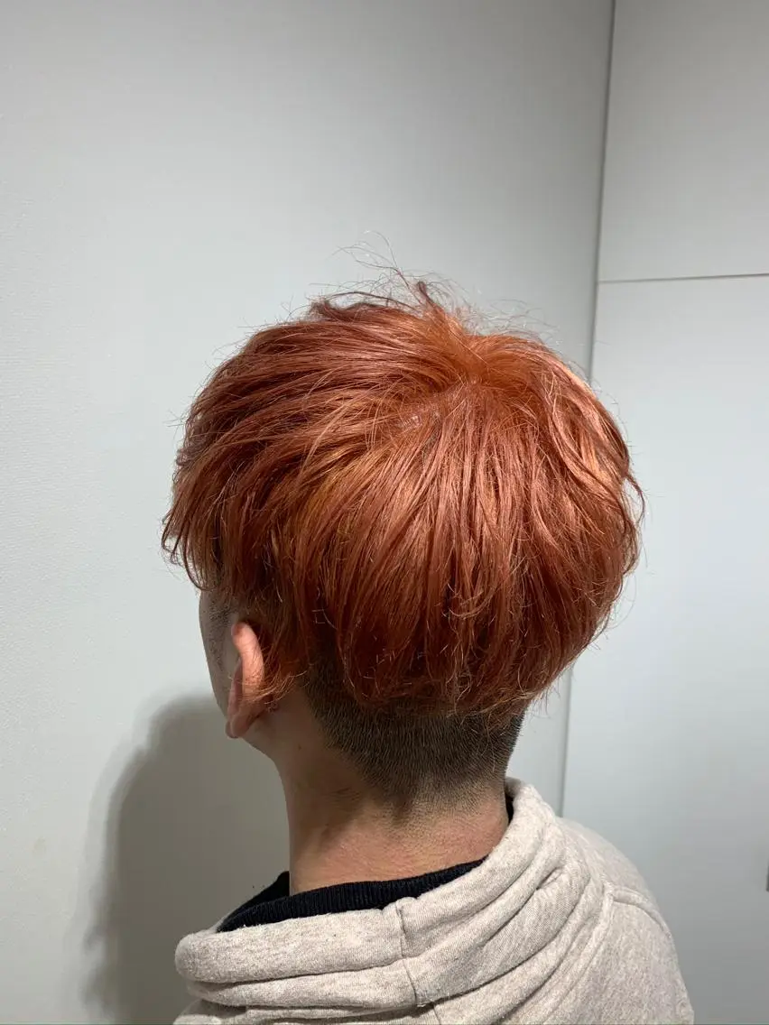 ショート 派手髪支持率No1 Eisukeのヘアスタイル