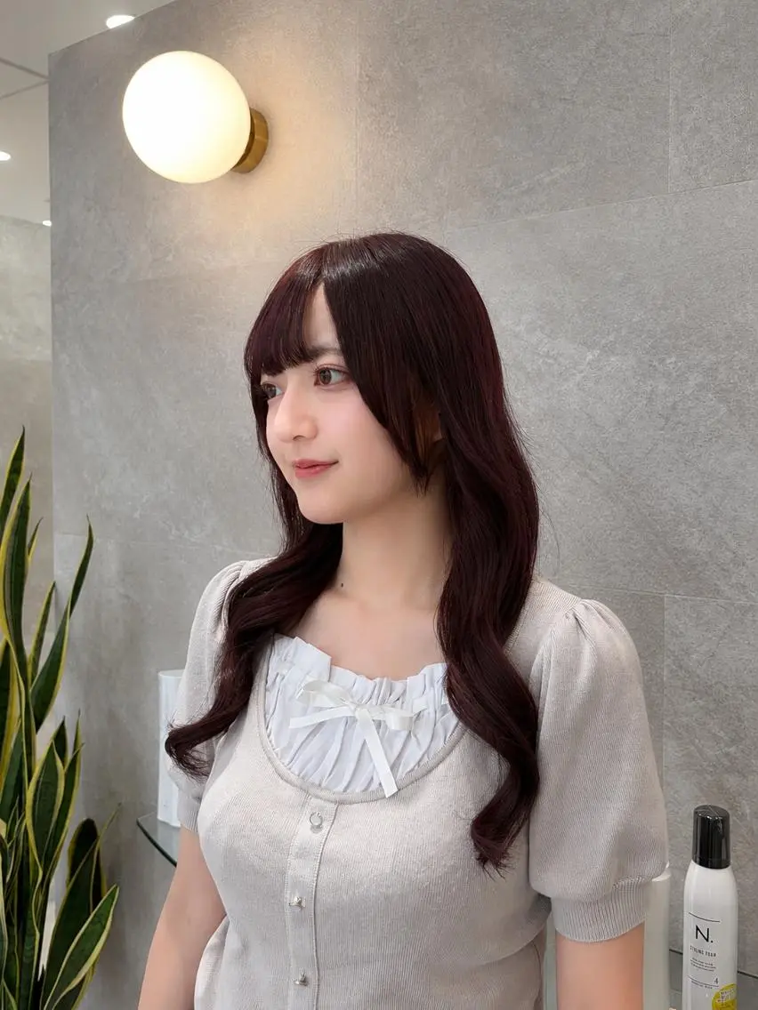カラー ブリーチ 透明感カラー レッドカラー 韓国ヘアケアブリーチ 莉奈のヘアスタイル