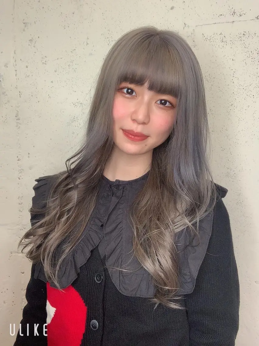 ロング カラー 透明感ハイトーン🦄 キラ🌈のヘアスタイル