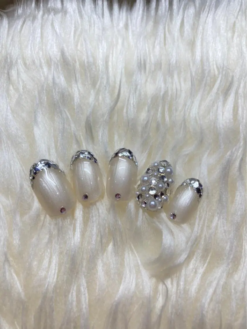 ネイル ジェルネイル ニュアンスネイル パラジェル ブライダルネイル 冬ネイル Nail&eye Belire 新宿のネイルデザイン