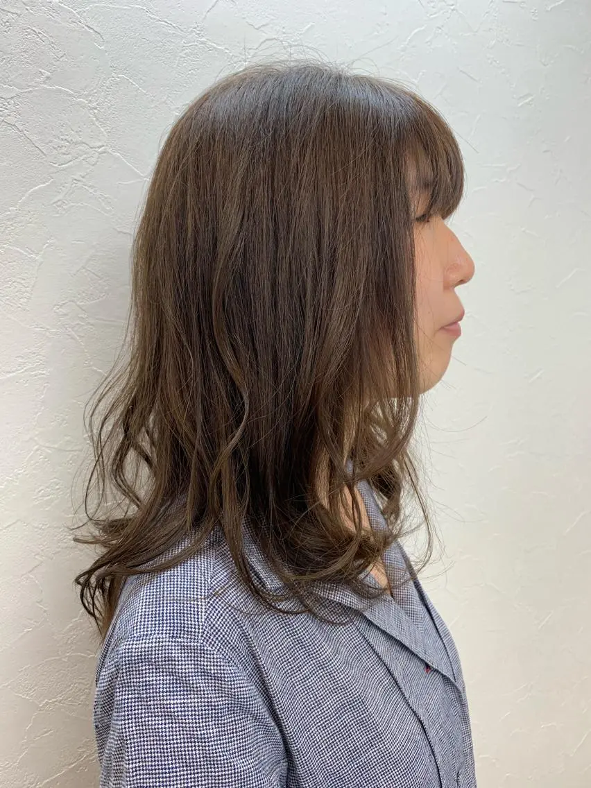 セミロング カラー アッシュ ベージュカラー 菅沼 まみのヘアスタイル