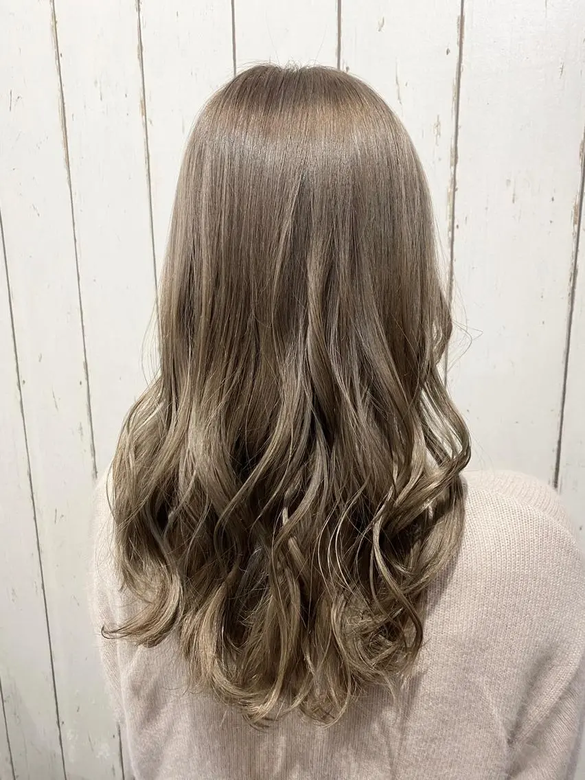 ミディアム カラー ヘアアレンジ アッシュ バレイヤージュ ベージュカラー ブリーチ 透明感カラー カット ヘアカラー トリートメント 👑指名率No.1 👑坂口飛翔のヘアスタイル