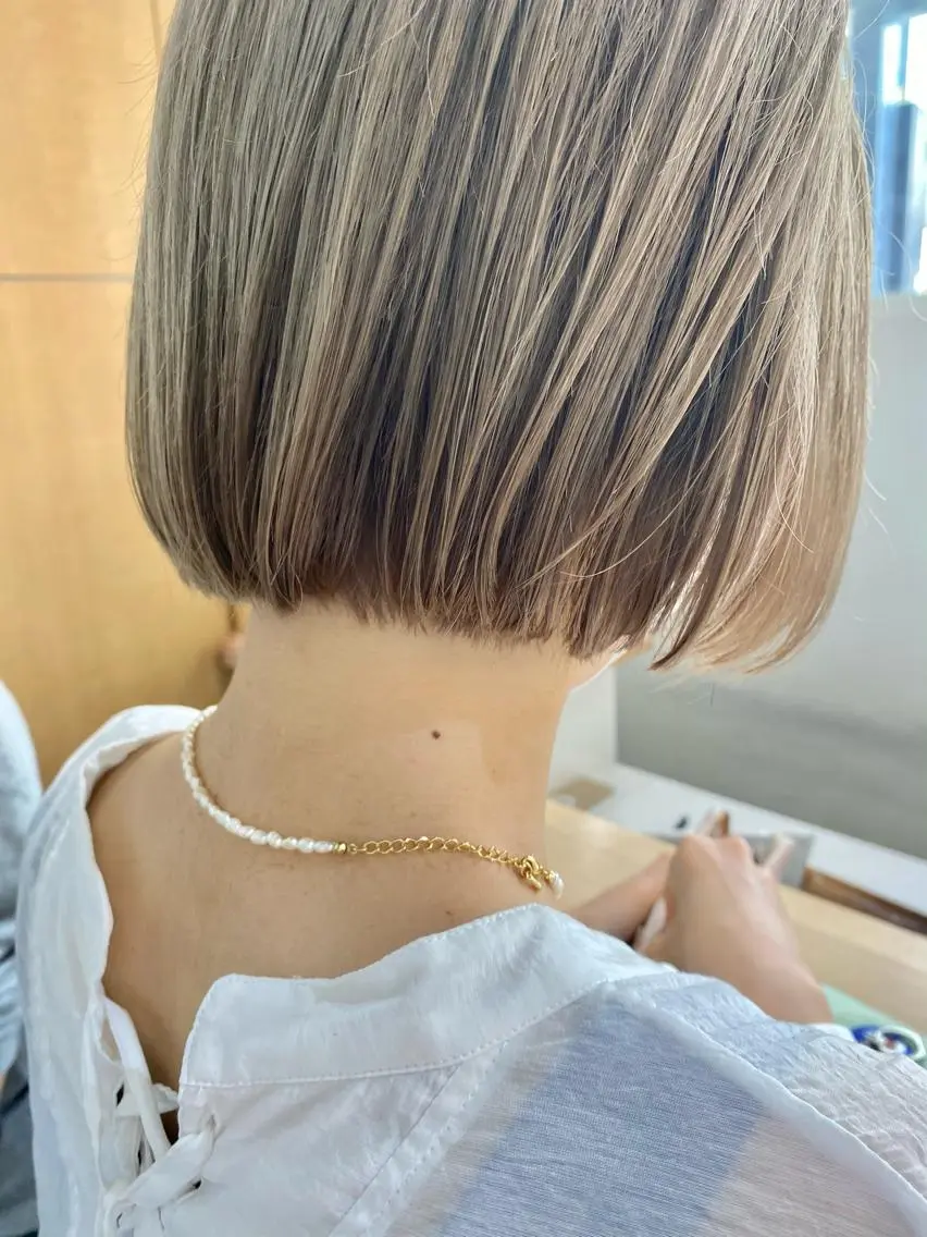 ショート カラー ブリーチ ヘアカラー トリートメント 森貴裕/ニュアンス パーマ/オリーブのヘアスタイル
