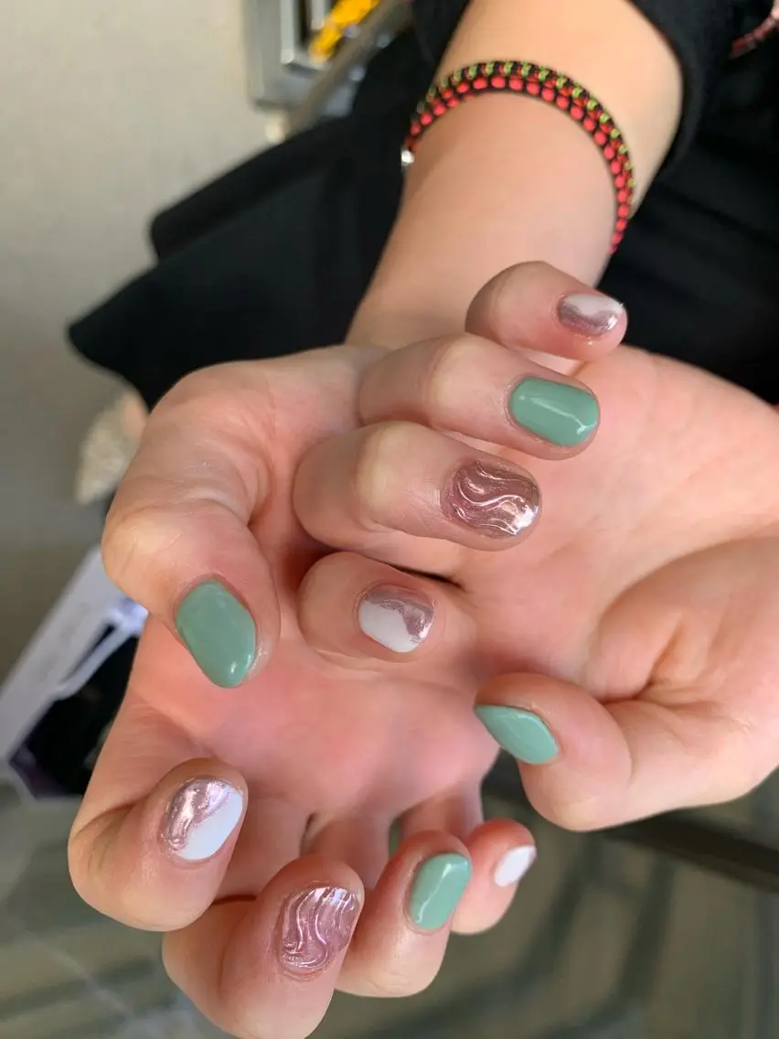 ネイル ニュアンスネイル マキノ ユイのネイルデザイン