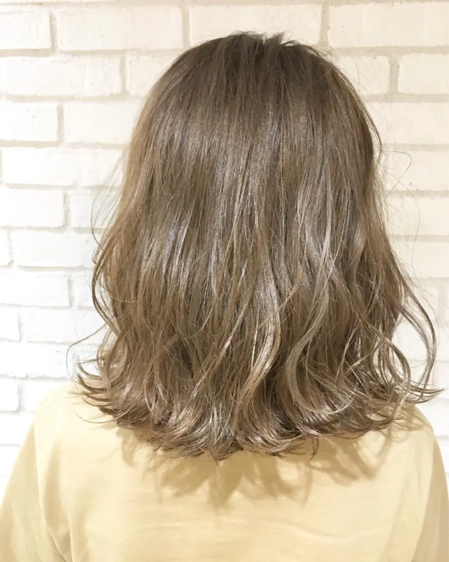 ミディアム カラー グレージュ 縮毛矯正 トリートメント 佐藤 高徳のヘアスタイル