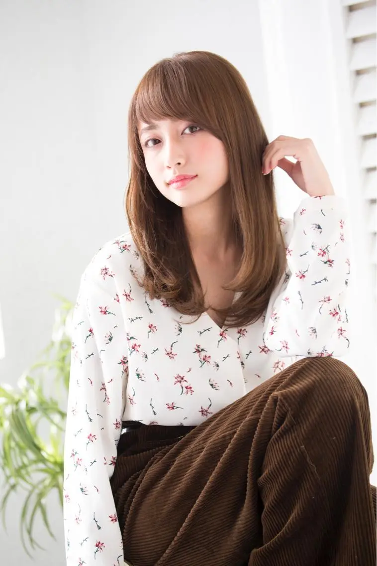セミロング カラー ベージュカラー イルミナカラー みうら ミウラのヘアスタイル