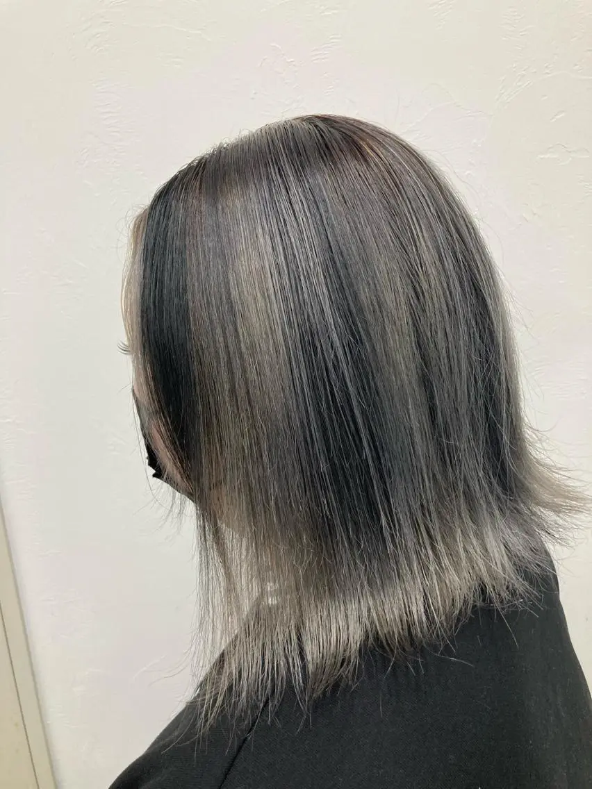 ミディアム カラー バレイヤージュ レイヤーカット ヘアカラー 新田龍之輔 →メンズ/派手髪のヘアスタイル