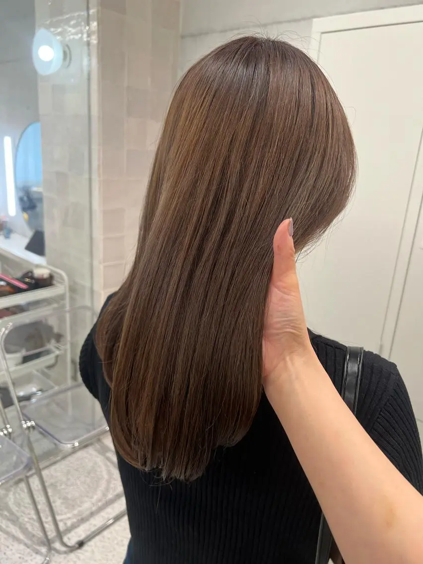 ロング カラー ベージュカラー ブリーチ ブラウンカラー ブラウンベージュ 透明感カラー カット ヘアカラー トリートメント 韓国ヘア☁️ mitsukiのヘアスタイル