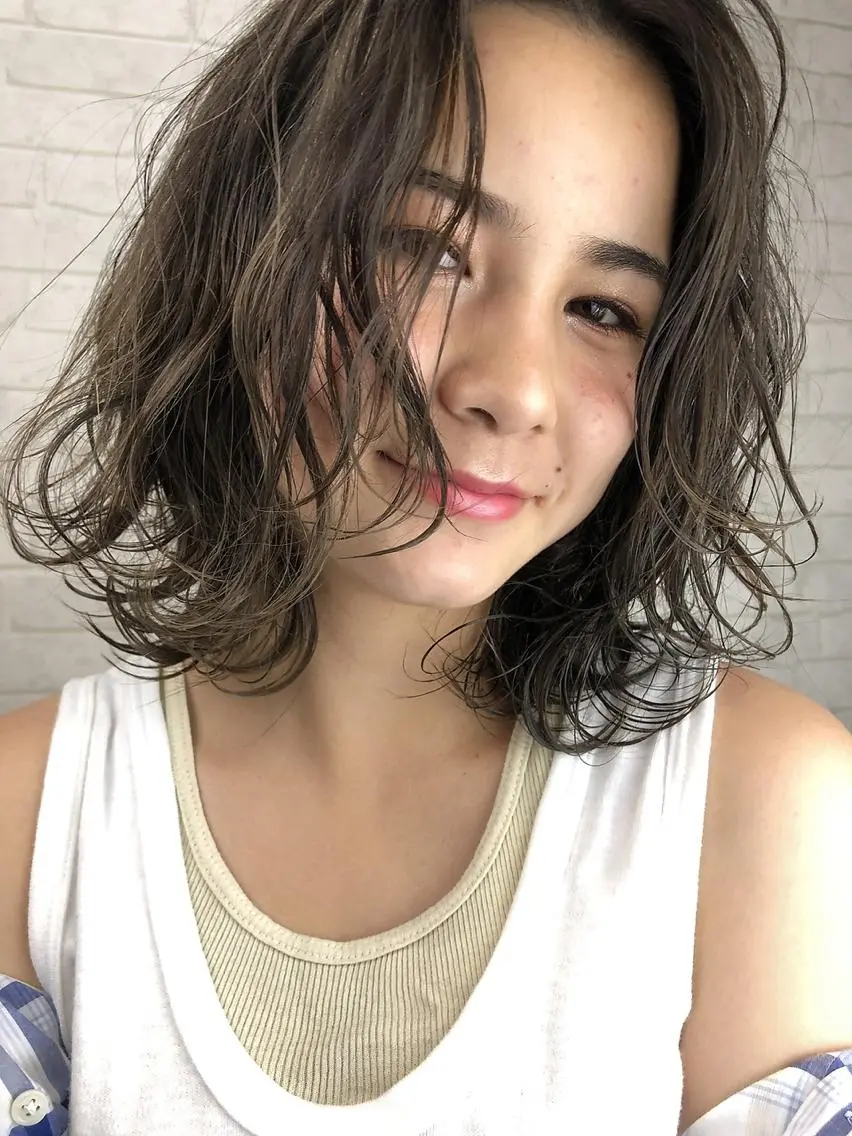 ミディアム カラー カット ヘアカラー トリートメント 一ノ瀬 暁のヘアスタイル
