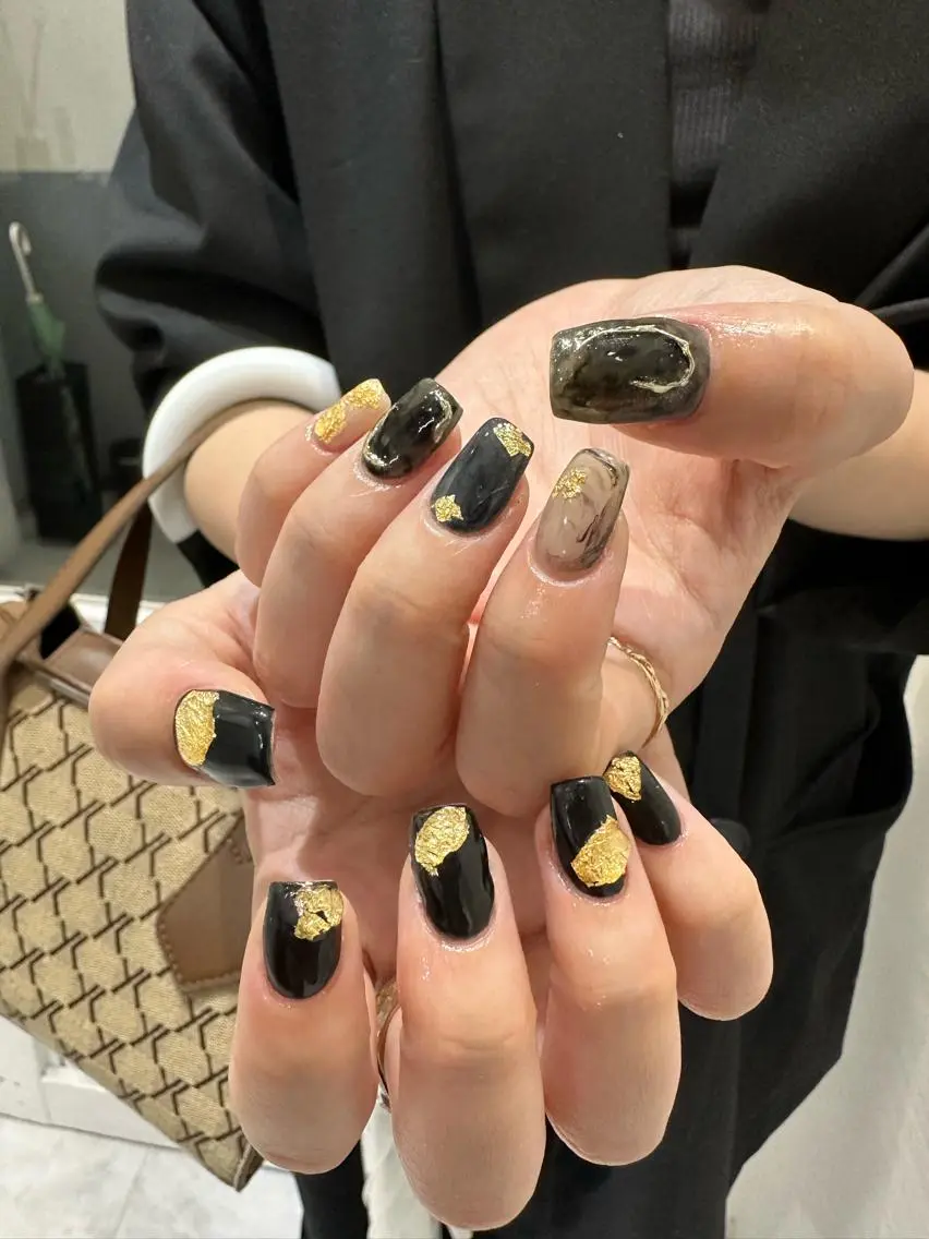 ネイル ニュアンスネイル 個性派ネイル 🌼 ハルカ ♡の眉毛・アイブロウイメージ
