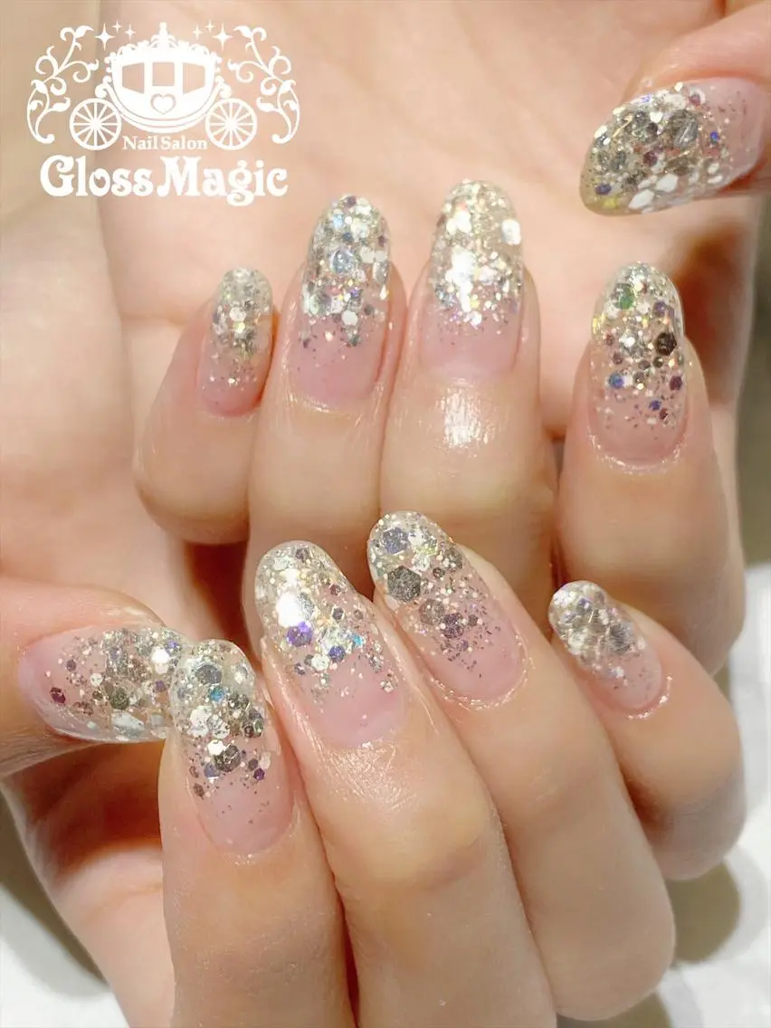 ネイル オーロラネイル ジェルネイル グラデーション ストーンネイル YUN 💅のネイルデザイン