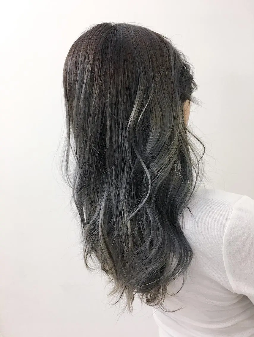 セミロング カラー アッシュ ブリーチ ブルーカラー ブルーアッシュ 透明感カラー ヘアカラー ブリーチカラー/ 岩破瑞希のヘアスタイル