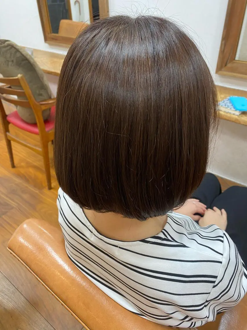 ミディアム カラー 安澤 彩奈のヘアスタイル