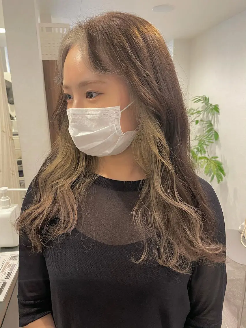 ロング カラー ミストバング ブリーチ ケアブリーチ デザインカラー  フェイスフレーミング カット ヘアカラー トリートメント 安藤 佑衣のヘアスタイル