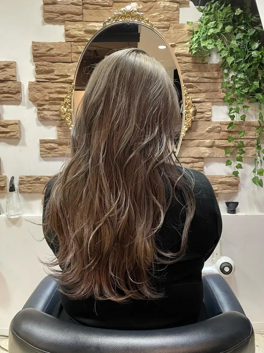 ロング カラー カット ヘアカラー トリートメント 神 .のヘアスタイル