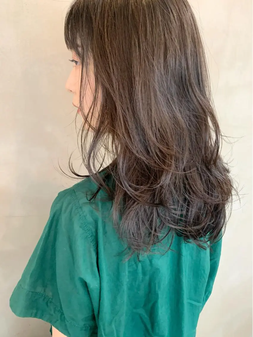 ロング カラー ベージュカラー レイヤーカット ロング カット 榑松 恵里のヘアスタイル