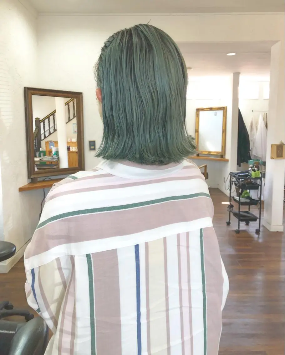 ショート カラー カット ヘアカラー トリートメント 江原 彩華のヘアスタイル