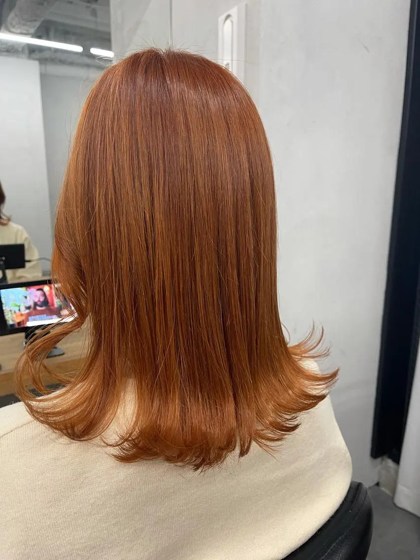 ミディアム カラー ブリーチ オレンジ 難波 茜のヘアスタイル