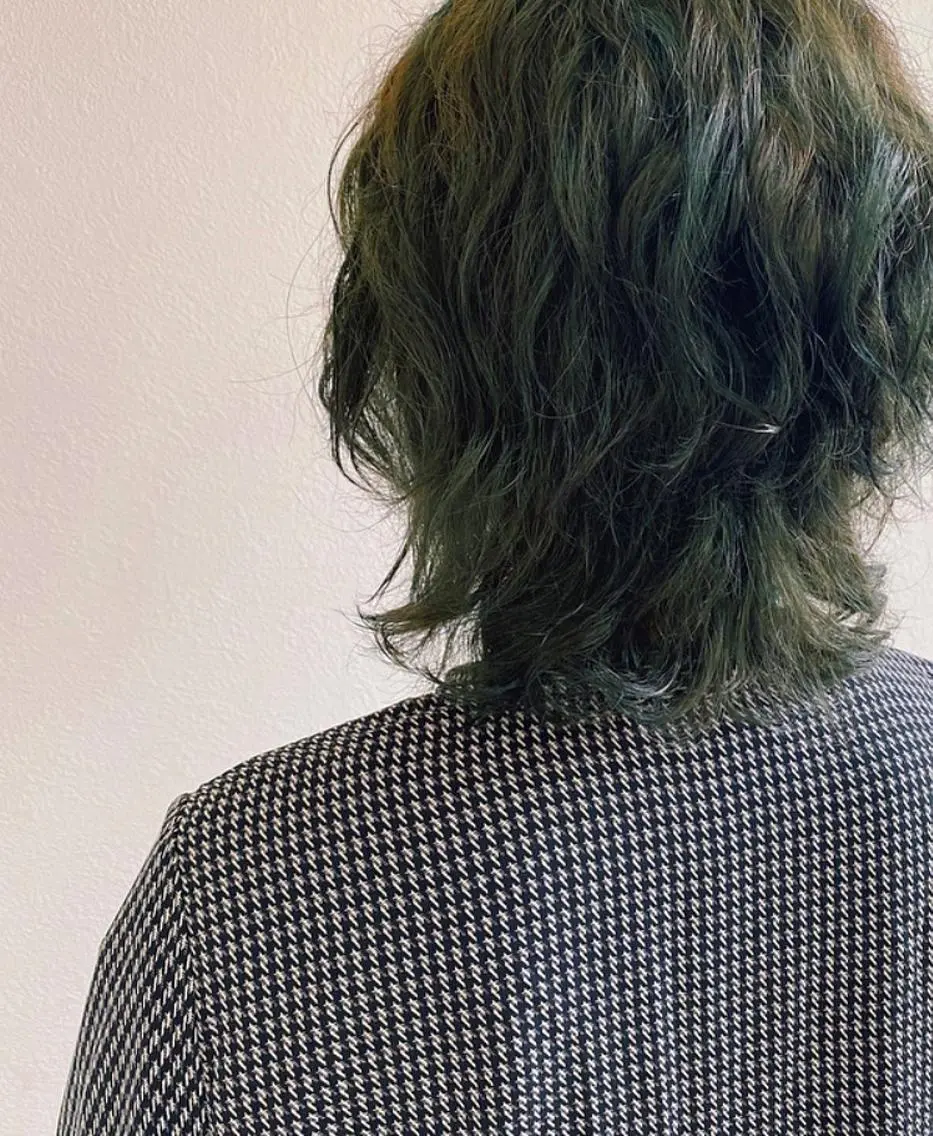 ショート カラー ブリーチ ウルフカット アクイールグラッセ 滝村のヘアスタイル