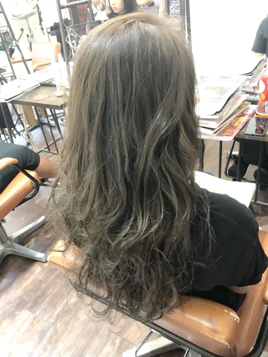 カラー ブリーチ グレージュ イルミナカラー ブリーチなしカラー オリーブグレージュ カット ヘアカラー トリートメント ヘッドスパ グレージュ/髪質改善 Yamato.hのヘアスタイル