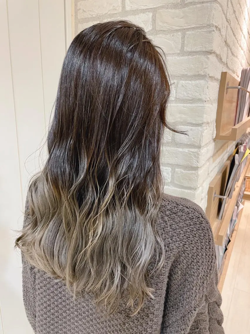 ロング カラー バレイヤージュ ブリーチ レイヤーカット 清水 有実子のヘアスタイル