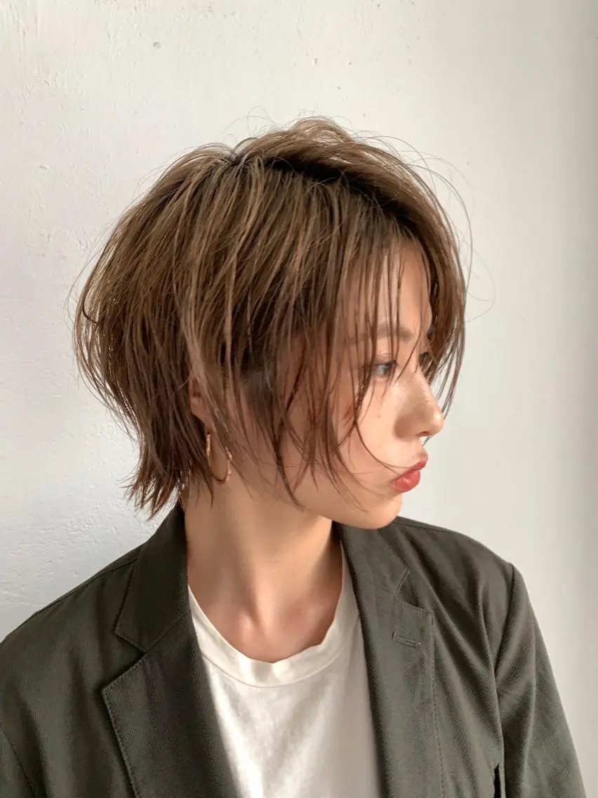 ショート 顔周りの垢抜けヘア 立山あいりのヘアスタイル