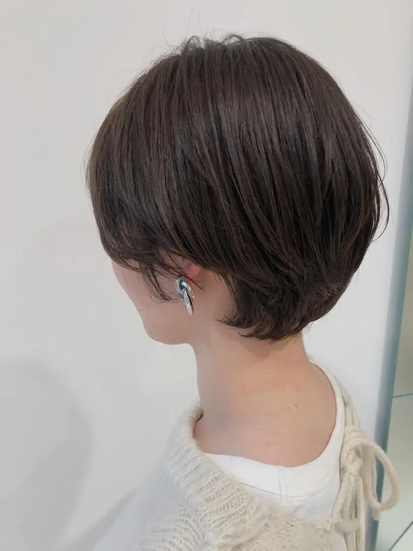 ショート カラー ベージュカラー オリーブベージュ ショートヘア ヤマモト マイのヘアスタイル