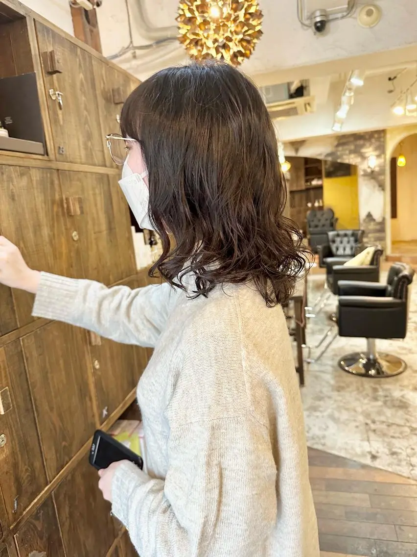 ミディアム パーマ ショートボブ ボブ くびれヘア 外ハネヘア カット ヘアカラー トリートメント ショート/ボブ /髪質改善/内山翔太のヘアスタイル