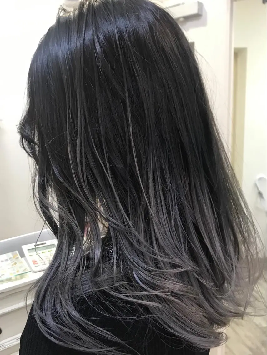 ミディアム カラー 艶髪🫧髪質改善 縮毛矯正✨影山湧市のヘアスタイル