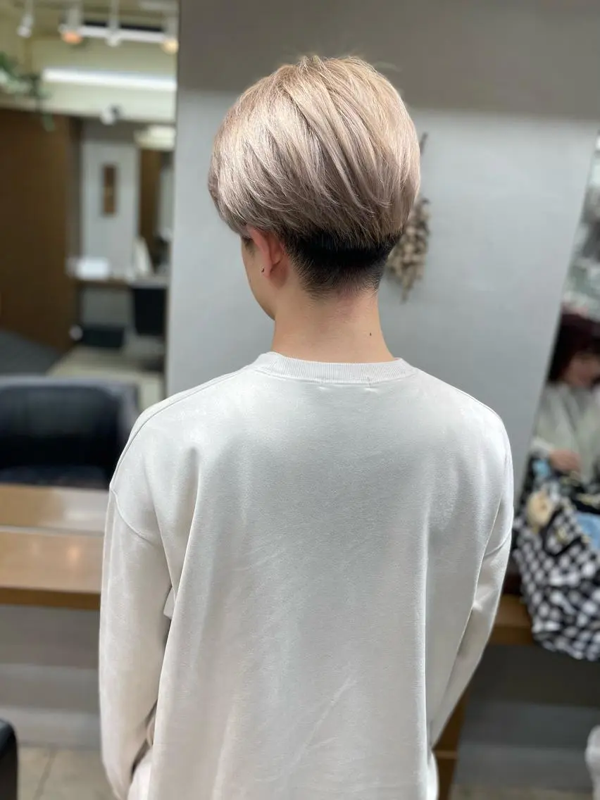 カラー yasuハイトーン/ デザインカラーのヘアスタイル