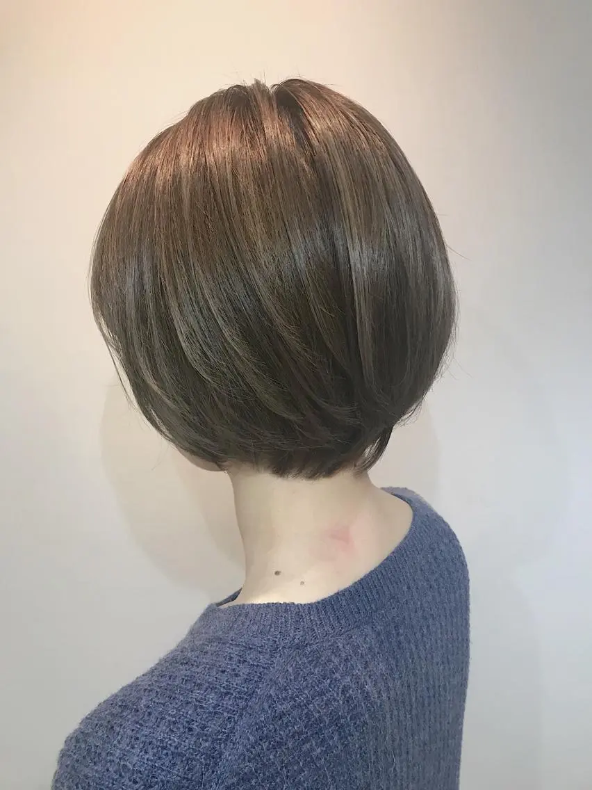 ショート カラー グレージュ ハイライトカラー ハイライト ヘアカラー トリートメント lani ブリーチ /ダブルカラーのヘアスタイル