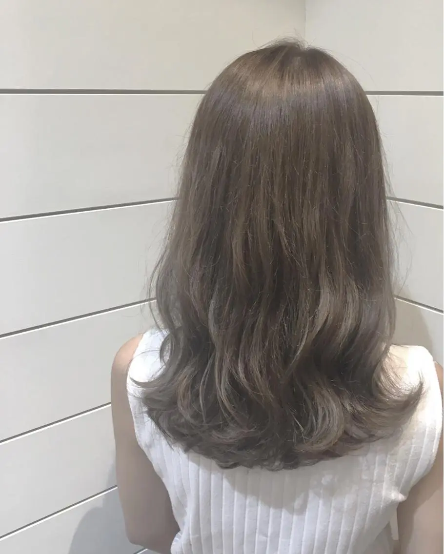 ロング カラー アッシュ ハイライトカラー ハイライト 🍊新宿南口🍊 ERINAのヘアスタイル