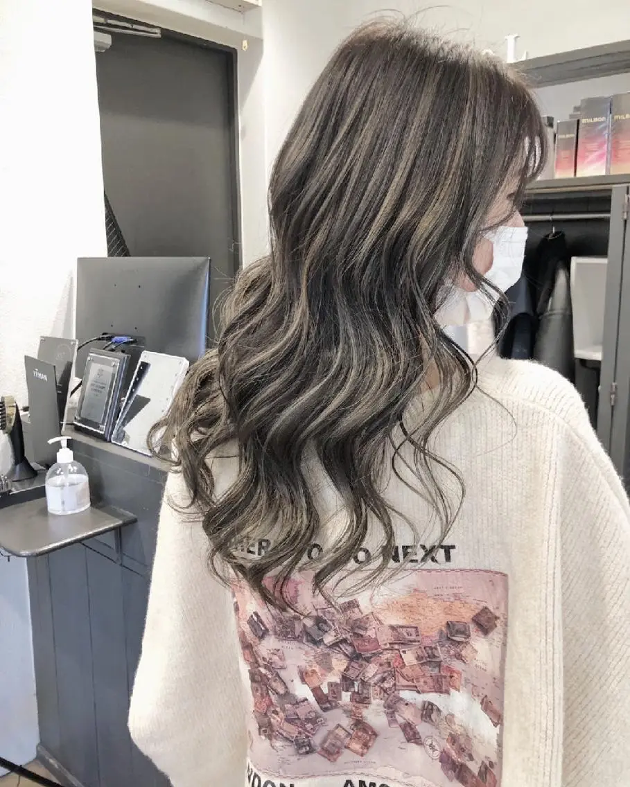 セミロング カラー ヘアアレンジ 透明感/レイヤー 🇰🇷tomonaのヘアスタイル