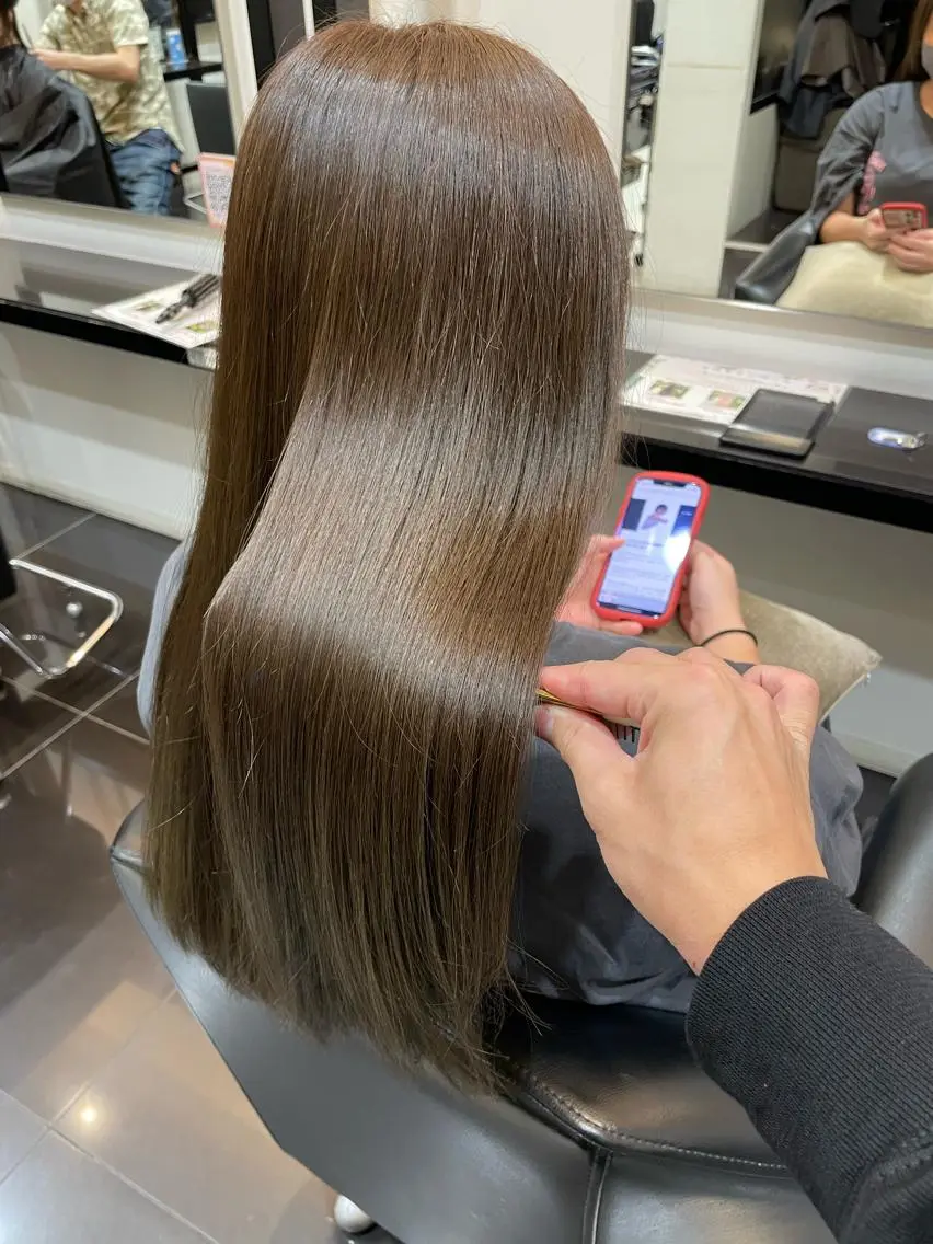 ミディアム カラー ヘアアレンジ ベージュカラー ブリーチ ブルーカラー ブラウンカラー ブルージュ ヘアカラー トリートメント ヘアセット 髪質改善カラー🦋 田村のヘアスタイル