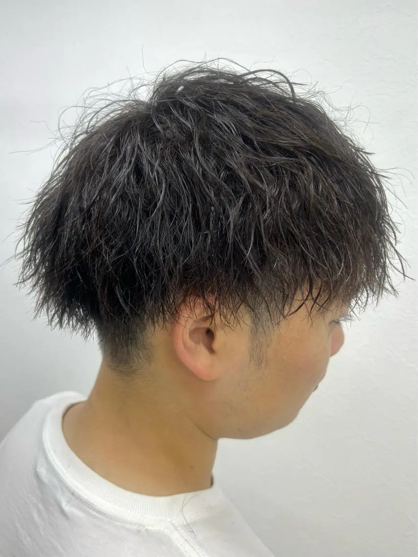 パーマ メンズ 最高級エクステ /羽エクステ白石宇由のヘアスタイル