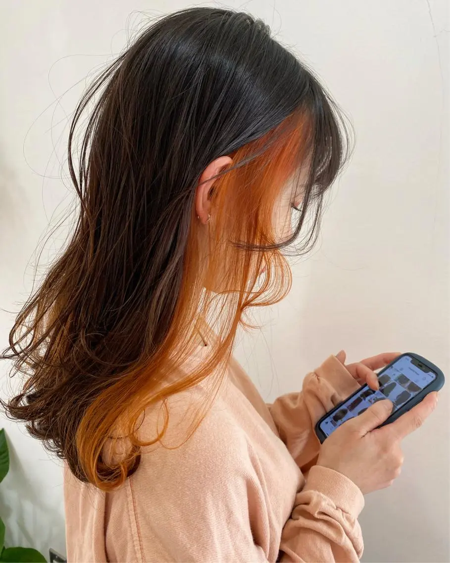 セミロング カラー イヤリングカラー オレンジ カット ヘアカラー WATANABE MISAKIのヘアスタイル