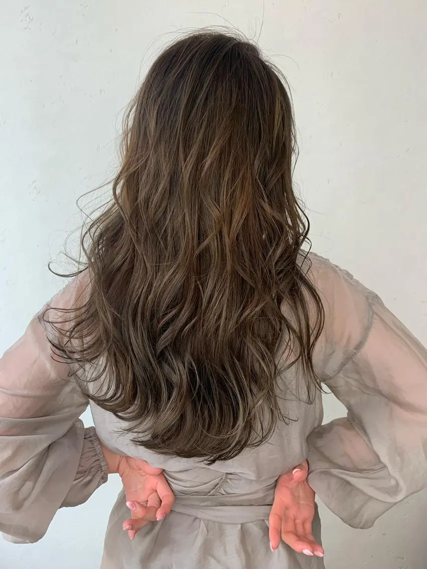 セミロング カラー Luxbe hakataのヘアスタイル