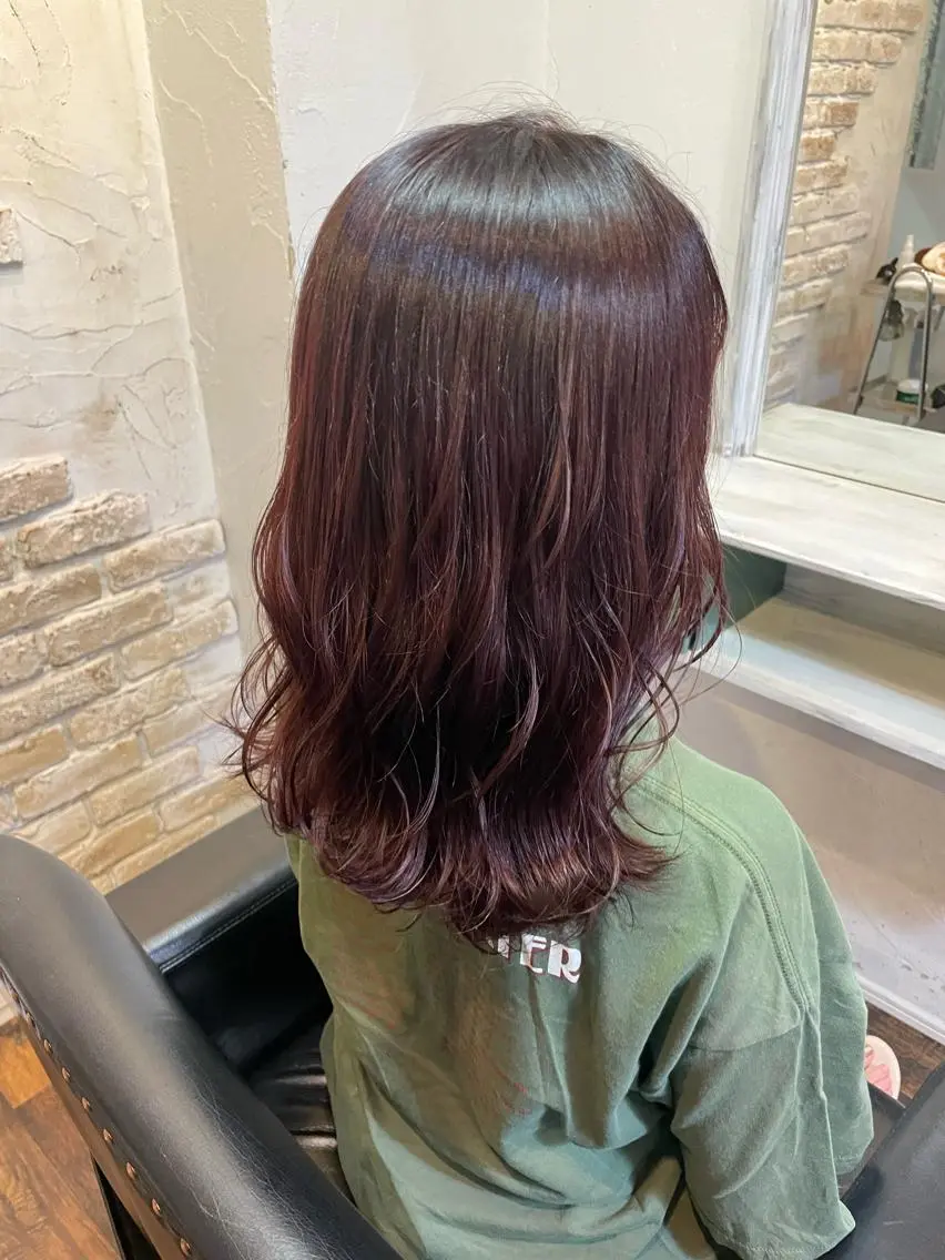 ミディアム Babylone 飯尾 香音のヘアスタイル