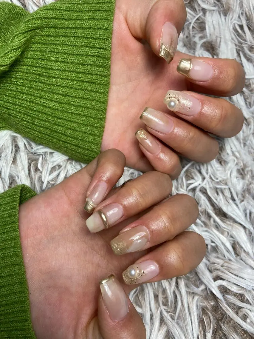 ミディアム ネイル ハンドネイル フットネイル ✴︎ Delightのネイルデザイン