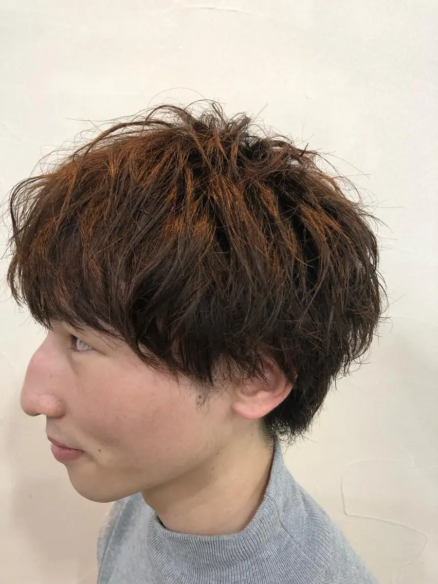ショート パーマ メンズ メンズパーマ スパイラルパーマ カ レラのヘアスタイル