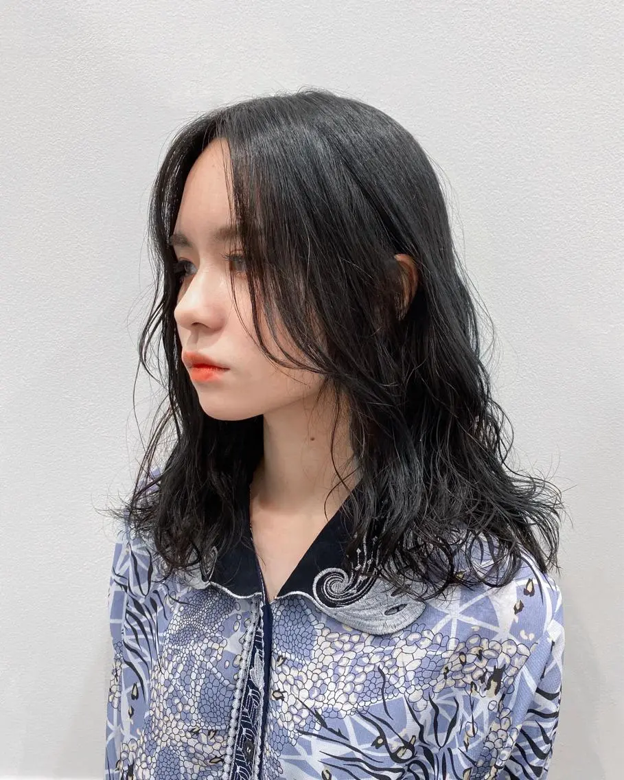ロング カラー パーマ ヘアアレンジ 透明感カラー ダークグレー ダークグレージュ グレージュ 顔周りカット カット ヘアカラー パーマ トリートメント ヘアセット 【デザイナー】 アシカワカイトのヘアスタイル
