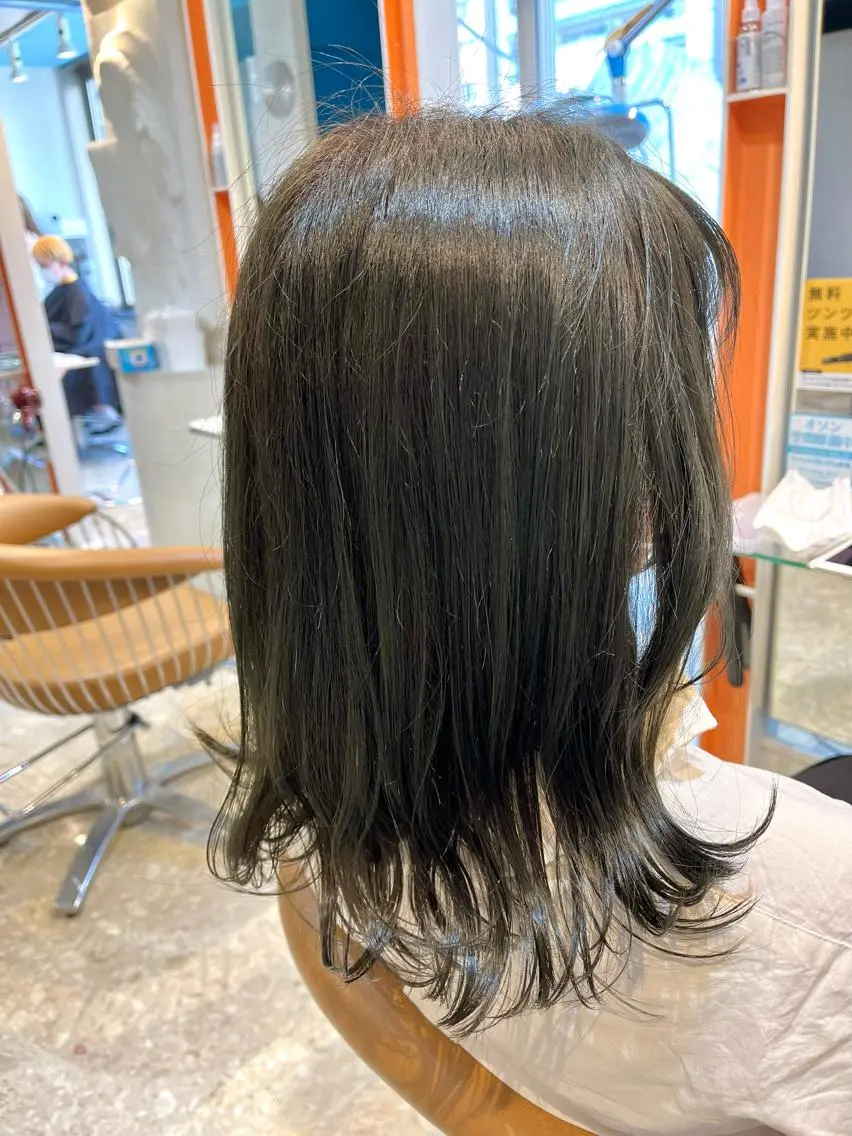 ミディアム カラー ヘアカラー トリートメント うしだ かおるのヘアスタイル