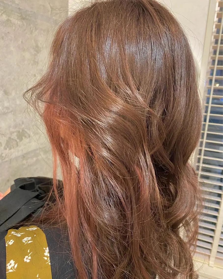 カラー インナーカラー 近藤 龍青のヘアスタイル