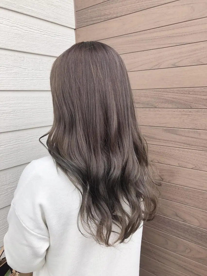 ロング カラー グレージュ オリーブグレージュ オリーブグレー ayumi ／透明感カラーのヘアスタイル