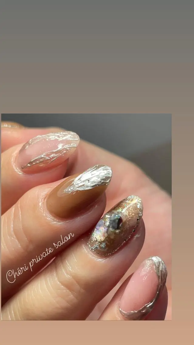 カラー ネイル ブラウンカラー ブラウン ニュアンスネイル Chérinail 爪のお手入れのネイルデザイン