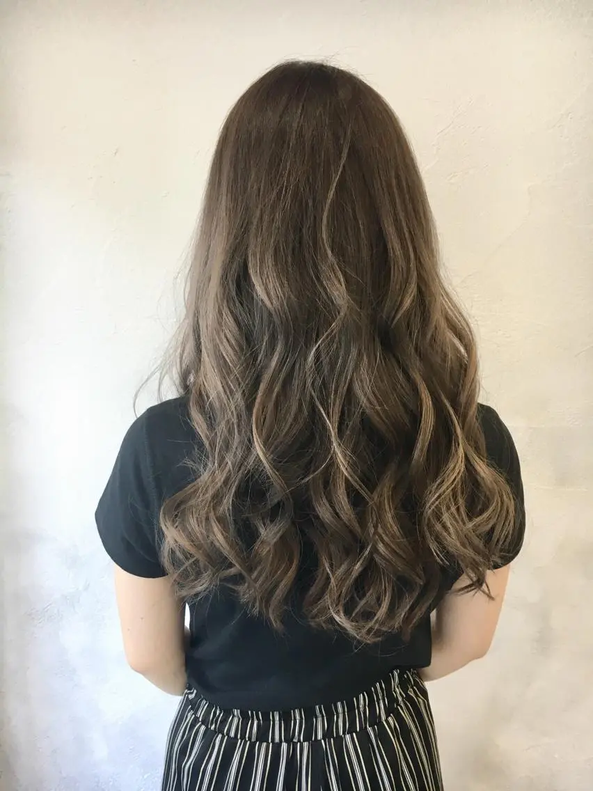 ロング カラー ヘアカラー トリートメント TOMOKO 髪質改善💫縮毛矯正のヘアスタイル