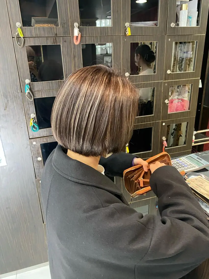 ショート カラー ブリーチ ハイライトカラー ハイライト ヘアカラー トリートメント グレージュ達人/赤み 消し/ブリーチ/岩崎のヘアスタイル