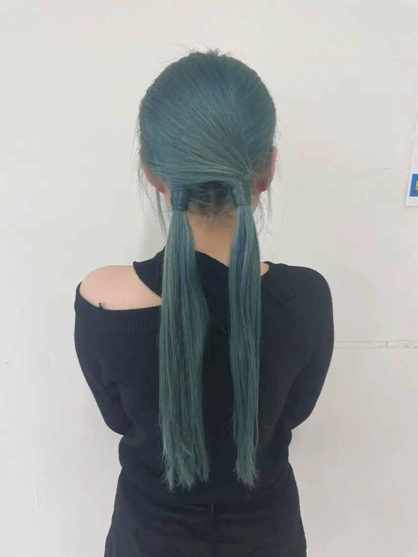 ロング カラー ヘアアレンジ 久我 彩音のヘアスタイル