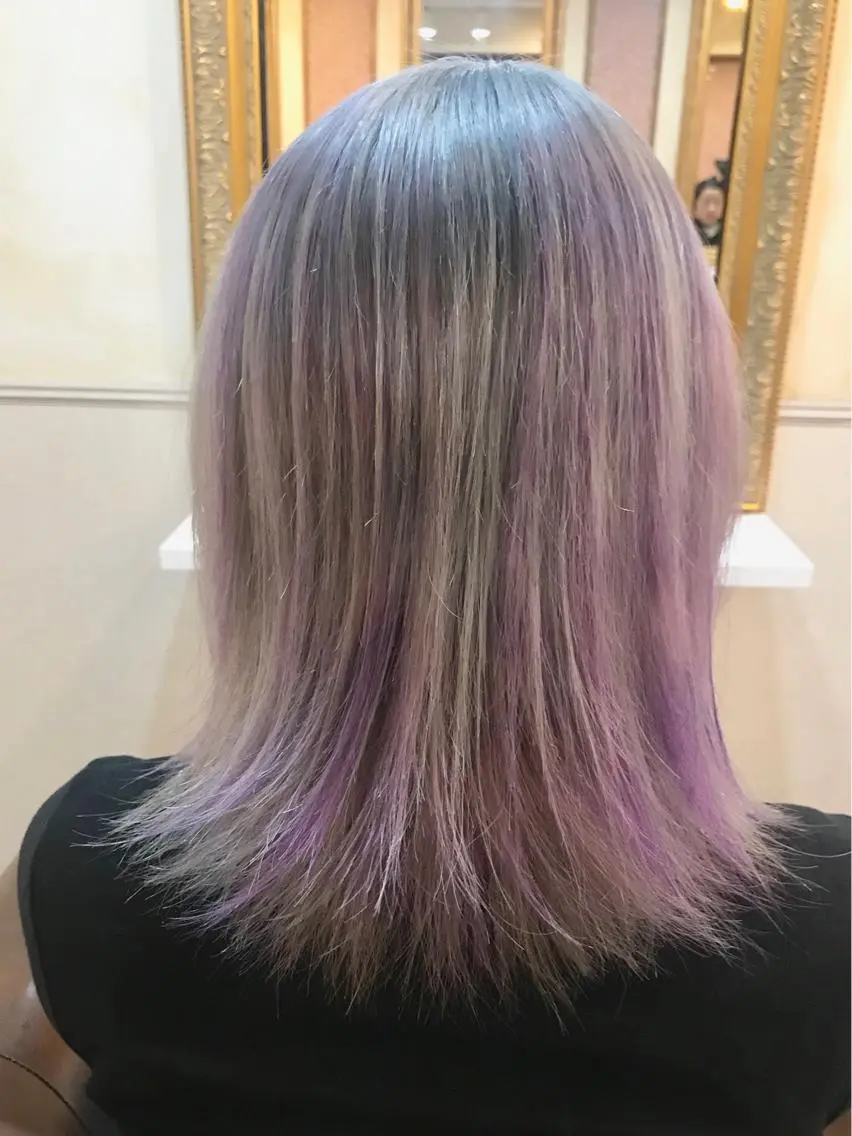 ミディアム カラー 岩谷/ブリーチ 🪽透明感カラーのヘアスタイル