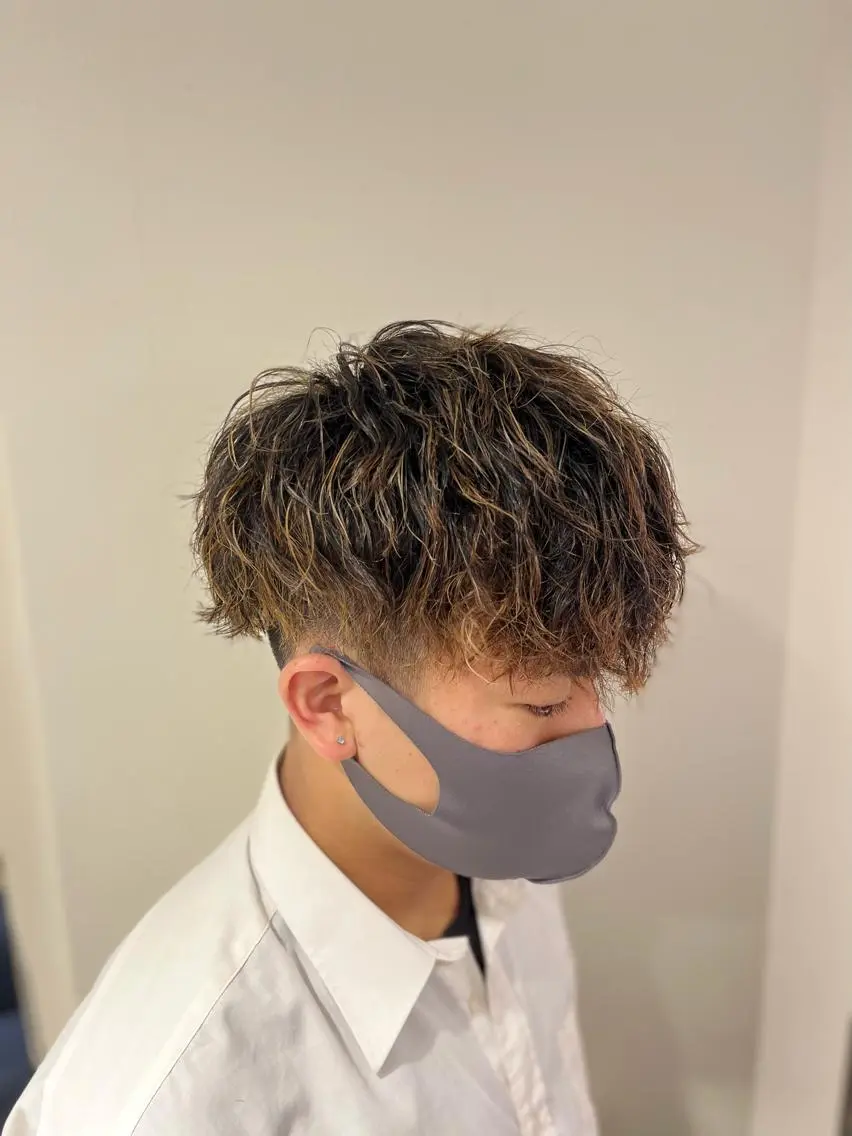 ショート カラー パーマ メンズ カット パーマ 橋本 琉磨のヘアスタイル